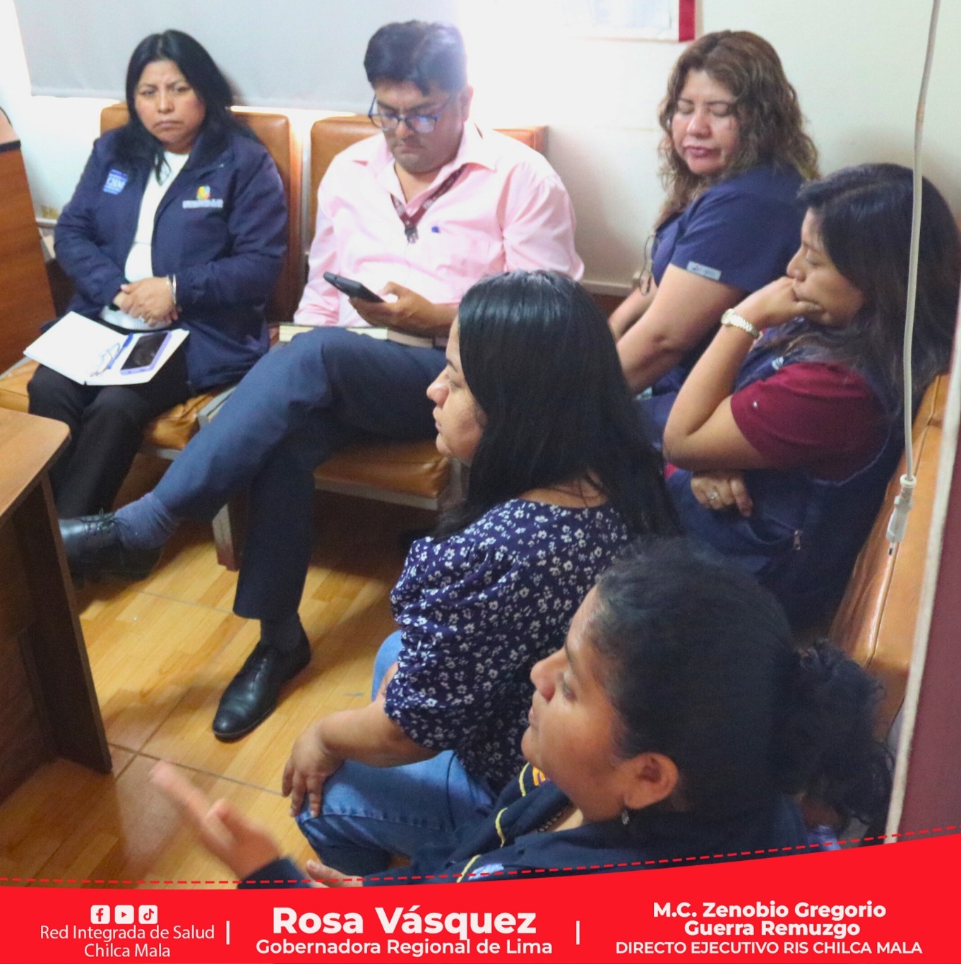 Director Ejecutivo de la RIS Chilca Mala lidera mesa de trabajo con su equipo de gestión.