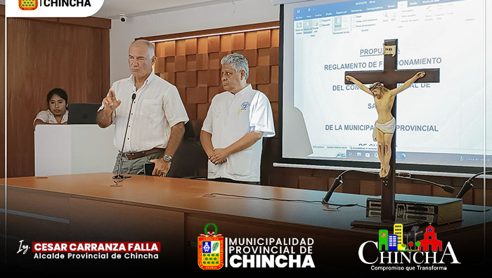 🔰El Ing. César Carranza Falla, ha llevado a cabo la instalación y juramentación del Consejo Provincial de Salud en Chincha.
👉Con la finalidad de seguir articulando trabajos en temas de salud para beneficio de la población Chinchana, en el auditorio del Museo Regional de Chincha, se realizó la juramentación e instalación del Consejo Provincial de Salud, el cual permitirá accionar de manera inmediata en temas de salud pública.
La ceremonia de juramentación contó con la presencia de los Regidores, la gerenta municipal de Chincha Liliana Martinez, la Presidenta de la Comisión de Salud la Dra Consuelo Gilda Solari Bonifacio, el Director del Hospital San José Dr. Edwin Reategui, el Director del Hospital Rene Toche Groppo Dr. Luis Saravia, Rosario Campos representante de la UGEL - Chincha, Luis Quiños Jefe de la Compañia de Bomberos de Chincha , Patricia Palomino Musso presidenta de la Sociedad de Beneficencia de Chincha, Representantes de las Universidades San Juan Bautista, San Luis Gonzaga y Autónoma, entre otras autoridades.