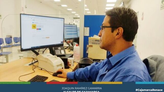 🚖La Municipalidad Provincial de Cajamarca, a través de la oficina de Atención al Ciudadano, está implementando diversas iniciativas en la gerencia de transportes orientadas a beneficiar a la comunidad cajamarquina, especialmente a los conductores infraccionados.
📅 La actual gestión Municipal, bajo la dirección del alcalde provincial Joaquín Ramírez, ha dispuesto que a partir del lunes 11 de noviembre se ofrecerá atención eficiente y oportuna en el MAC del Real Plaza, facilitando el trámite de desinternamiento de vehículos de manera ágil y en un solo lugar. El horario de atención será de lunes a viernes de 8:30 a.m. a 5:00 p.m. y los sábados de 8:30 a.m. a 1:00 p.m.
🚐 ¡Con Joaquin Ramírez, Cajamarca Renace !