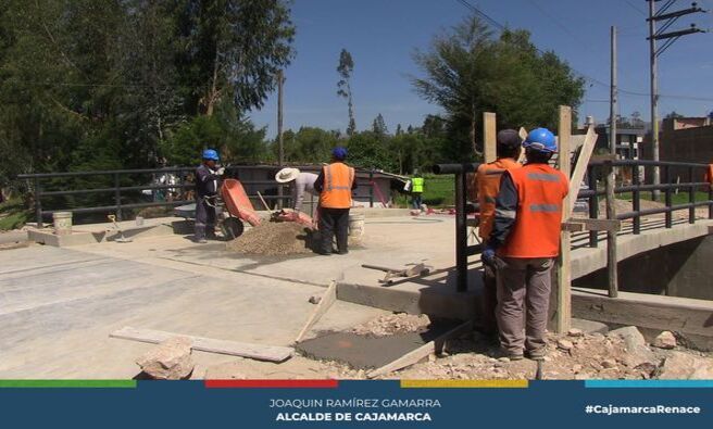 ποΈπ€La Municipalidad Provicial de Cajamarca bajo el liderazgo del alcalde Joaquin RamΓrez se vienen realizando los ΓΊltimos trabajos para entregar proyecto vial de la carretera conocida como "Los Patos". Finalmente se vienen realizando los trabajos de limpieza y los ΓΊltimos acabados en la infraestructura vial del puente Bella UniΓ³n para se entregado a la colectividad Cajamarquina.
ππ·π»ββοΈEste proyecto se ejecutΓ³ bajo la modalidad de obra por administraciΓ³n directa cumpliendo con todo lo especificado en el expediente tΓ©cnico y que en pocos dΓas serΓ‘ inaugurada en el CaserΓo Bella UniΓ³n.
πΒ‘Con Joaquin RamΓrez, Cajamarca renace!
