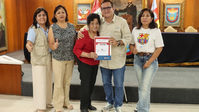 Entrega de títulos de propiedad