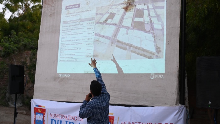 Exposición de proyecto de pistas y veredas