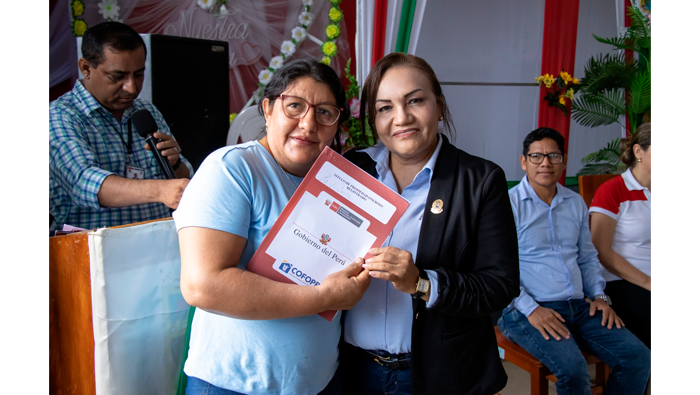 Un paso mΓ‘s hacia la formalizaciΓ³n de la propiedad, gracias a nuestra alcaldesa provincial.