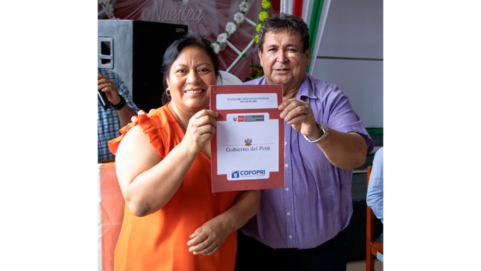 Un paso mΓ‘s hacia la formalizaciΓ³n de la propiedad, gracias a nuestra alcaldesa provincial.