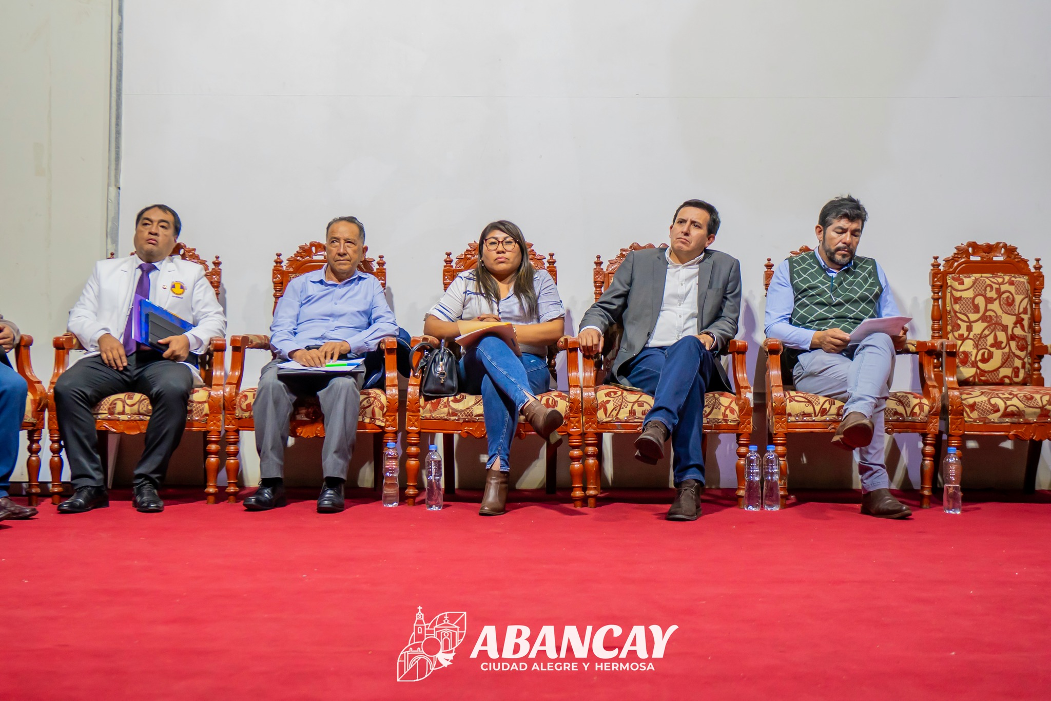 💯Defensa Del Hospital Guillermo Díaz De La Vega Une A Autoridades Y Población De Abancay.