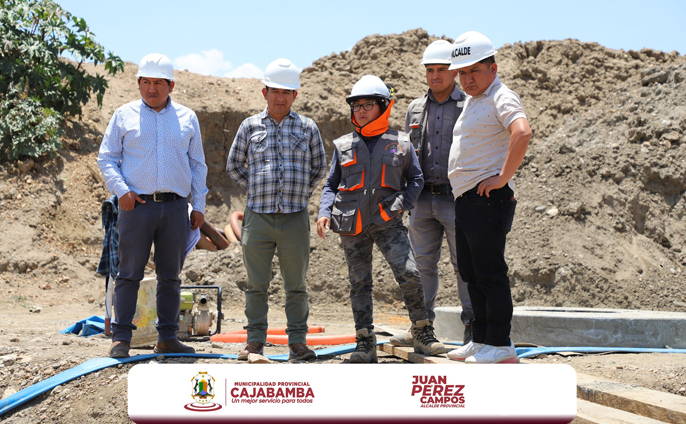 Alcalde realiza supervisión inopinada del avance del proyecto de Agua Potable y Alcantarillado en Malcas