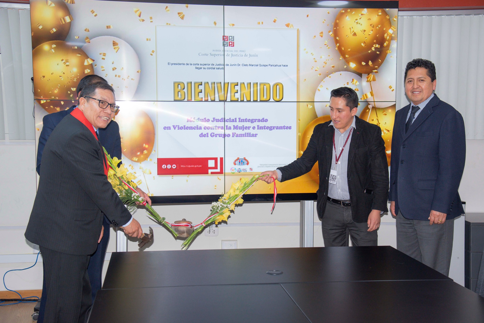 Presidente de la Corte Junín inauguró equipos de alta gama