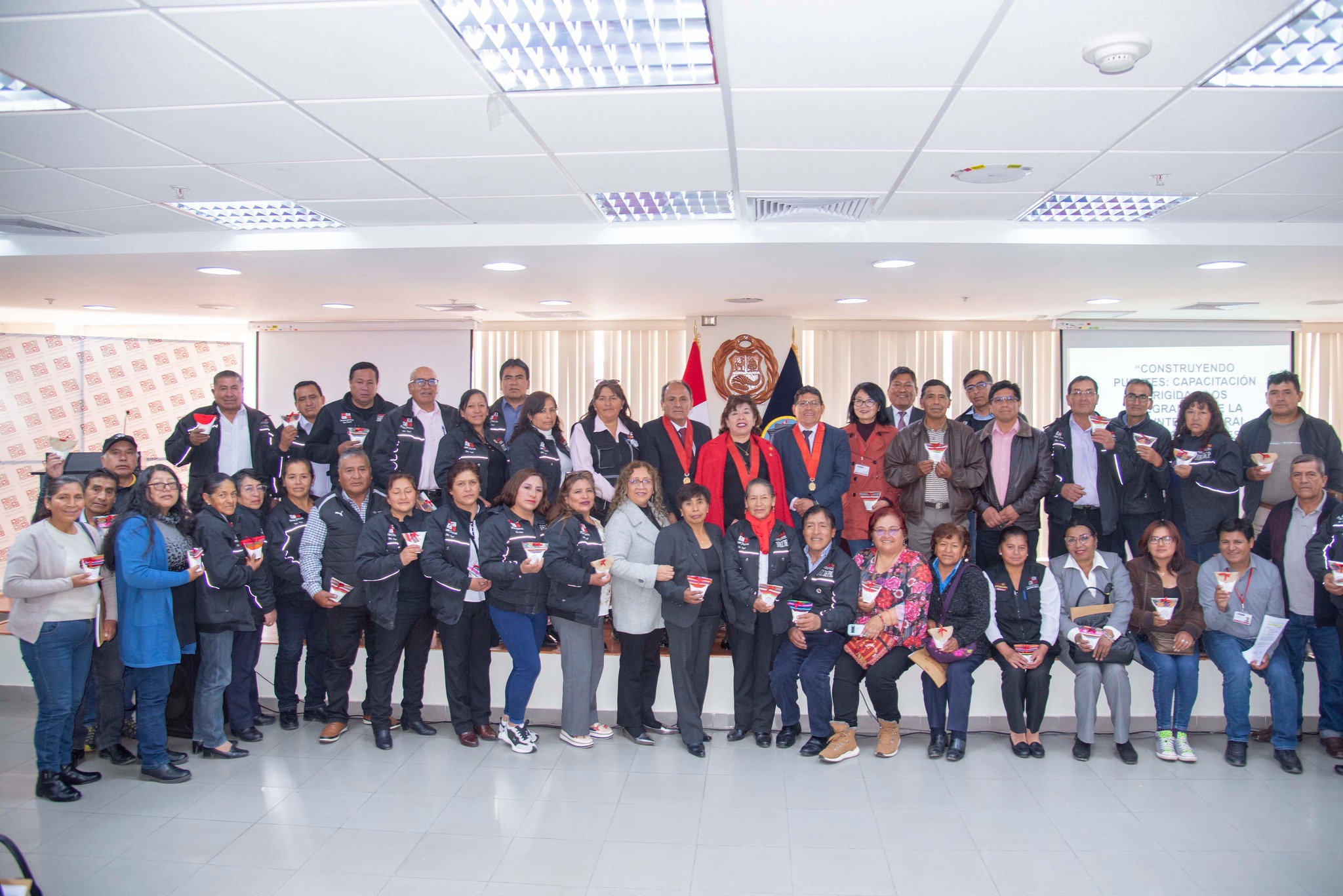 Curso taller organizó Comisión de Justicia Intercultural "CONSTRUYENDO PUENTES DE INTEGRACIÓN CULTURAL"