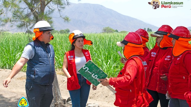 El personal junto a los supervisores