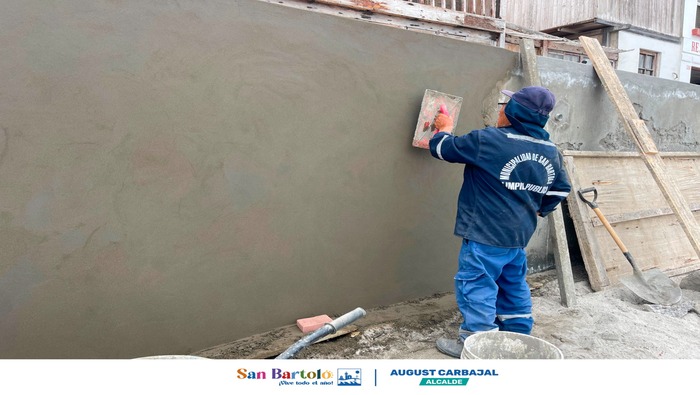 La Municipalidad de San Bartolo, en conjunto con los vecinos, trabaja en el mejoramiento de Playa Norte para asegurar que esté lista y en condiciones óptimas para la temporada de verano 2025.