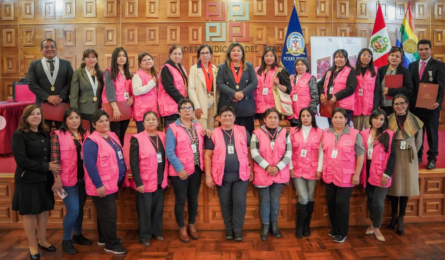 Corte de Cusco tomó juramento a segunda promoción de Orientadoras Judiciales 2024