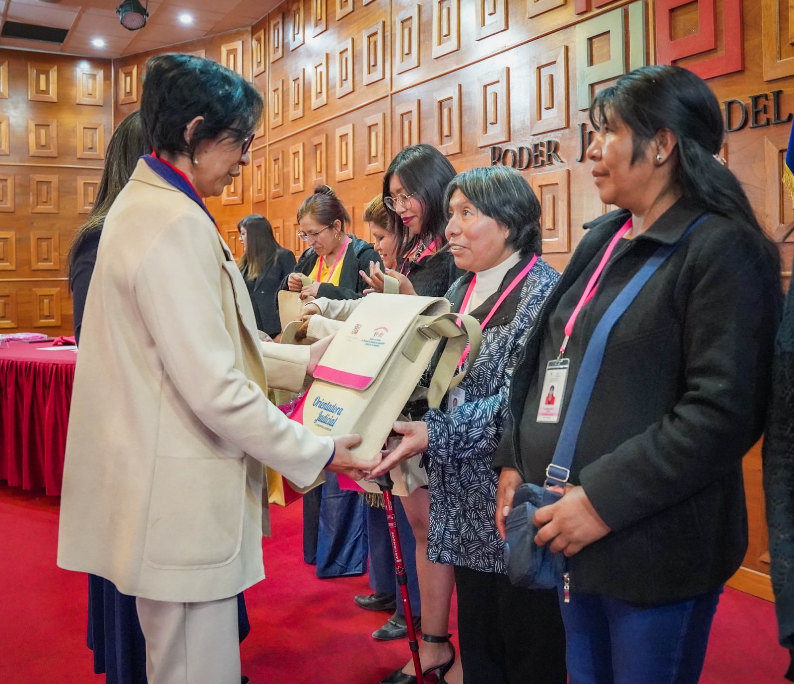 Corte de Cusco tomó juramento a segunda promoción de Orientadoras Judiciales 2024