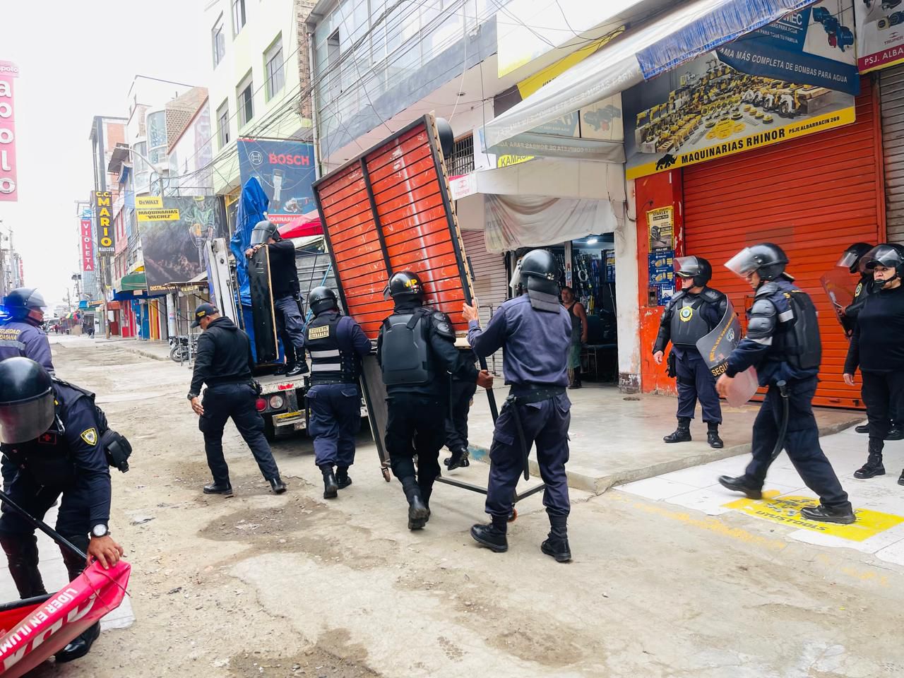 Municipalidad impone el principio de autoridad en emporio comercial Albarracín