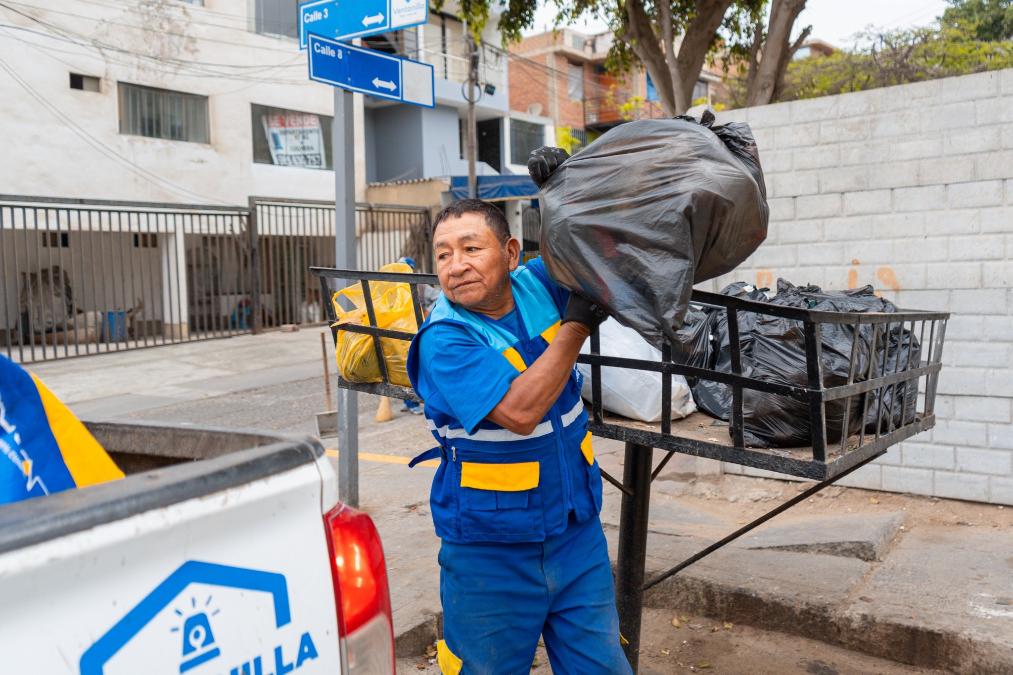 Mantenemos Ventanilla limpia ♻️🧹 y ordenada 🏡 mediante operativos continuos para el bienestar de nuestros vecinos 👨‍👩‍👧‍👦 y el crecimiento del distrito 🌟🏘️.