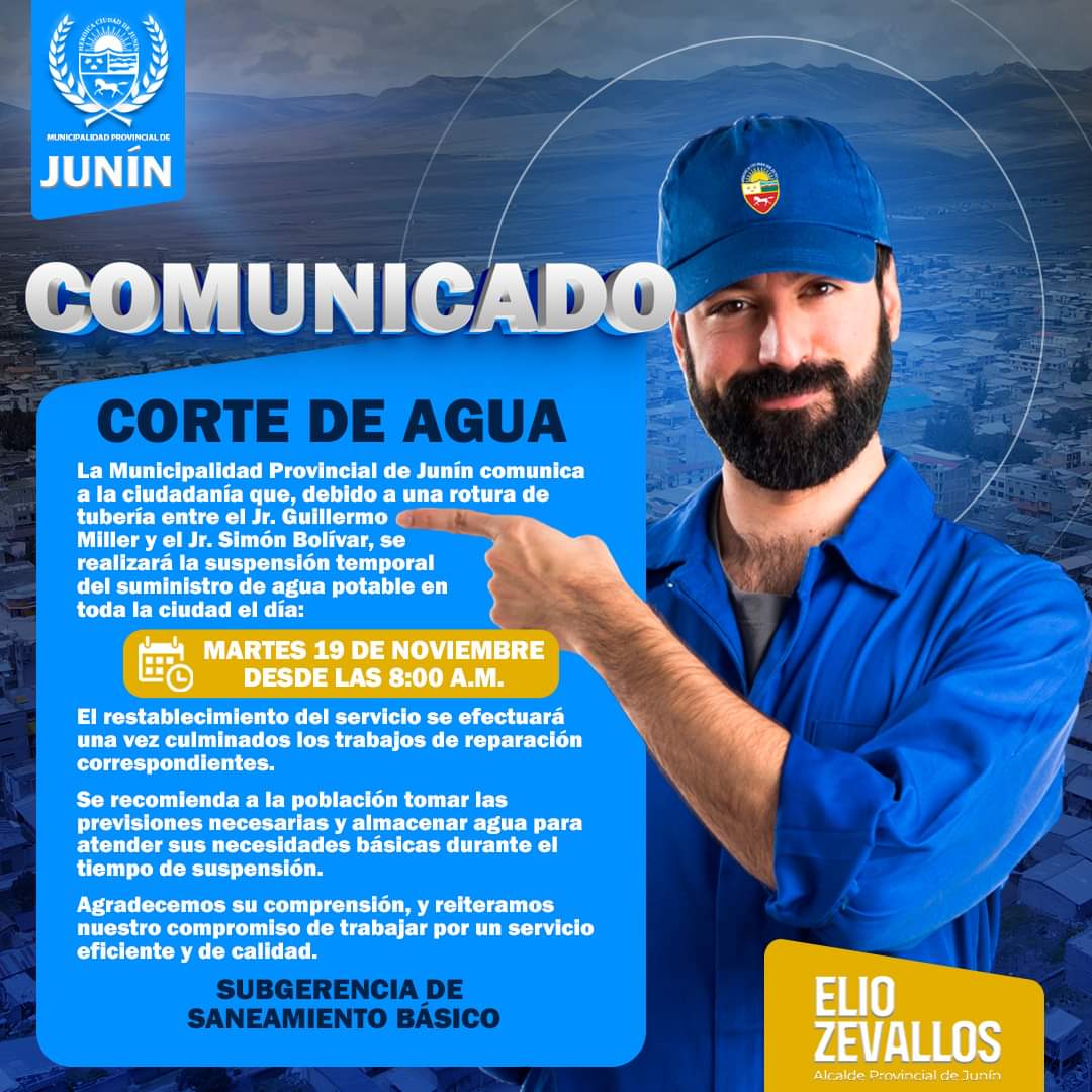 Trabajador señalando información. 
