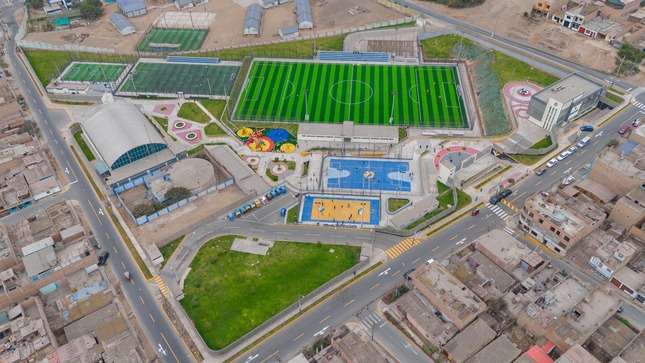 Vive el deporte ⚽🏃‍♂️🏅 en Ventanilla Norte con instalaciones deportivas para fútbol ⚽, vóley 🏐, básquet 🏀 y más en la Villa Juan Carlos Oblitas 🏟️.