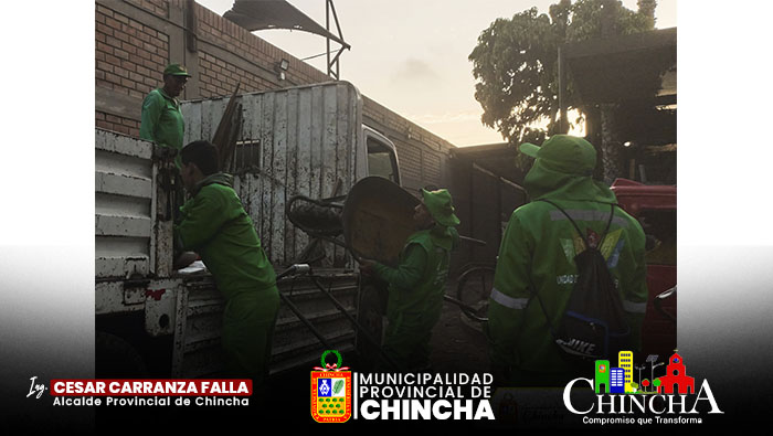 Desde el amanecer, el equipo de Parques y Jardines partió listo y preparado con todas las herramientas correspondientes, con la misión de realizar el debido mantenimiento a el Óvalo de Grocio Prado y toda la Avenida Luis Galvez Chipoco.
Dentro de las de funciones que realizan, se encuentra la poda de árboles y arbustos, y limpieza para promover la salud de la vegetación.
Más que un trabajo, este es nuestro compromiso con la comunidad para el disfrute de estos espacios urbanos que promuevan la serenidad y la conexión con la naturaleza.