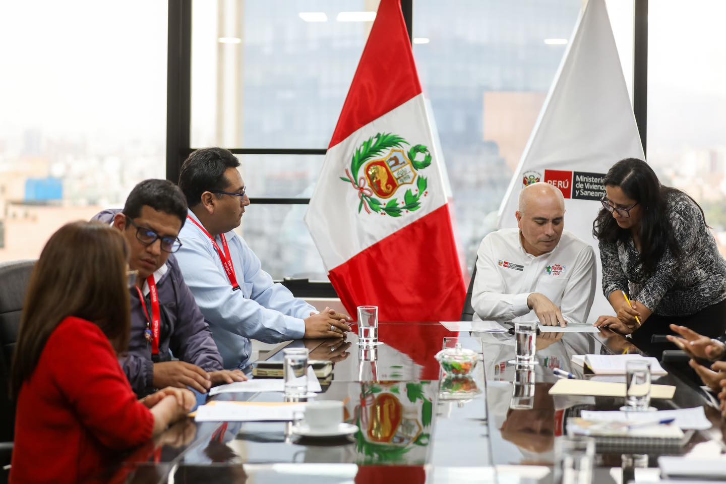 El alcalde Cesar Vidaurre Floridas sostuvo una reuni贸n estrat茅gica en Lima con el ministro de Vivienda