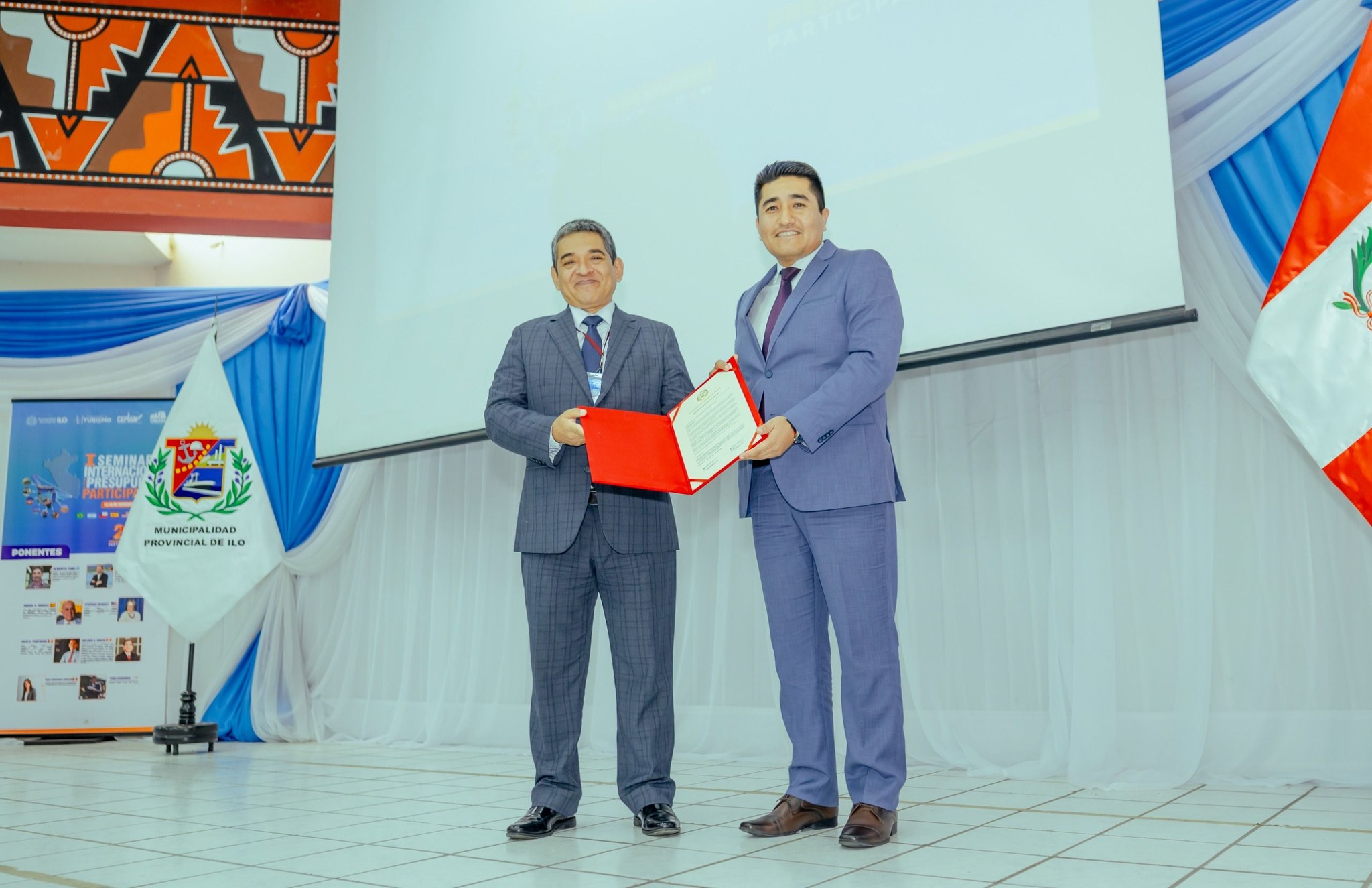 Este magno evento permitió que los asistentes aprecien las experiencias del presupuesto participativo en países como Brasil, Chile, España y Francia.