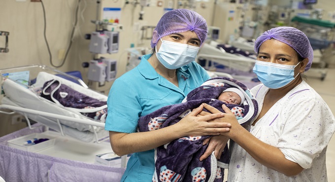 EsSalud: Lactancia materna y calostroterapia reducen de 8% a 2% la mortalidad por enterocolitis en bebés prematuros
