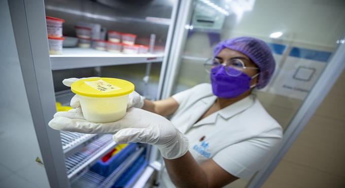 EsSalud: Lactancia materna y calostroterapia reducen de 8% a 2% la mortalidad por enterocolitis en bebés prematuros