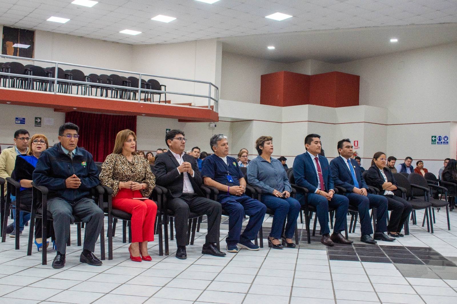 Los funcionarios de la Municipalidad Provincial de Ilo hicieron una pausa en sus labores y recibieron un homenaje por celebrarse el 5 de noviembre el Día del Trabajador Municipal.