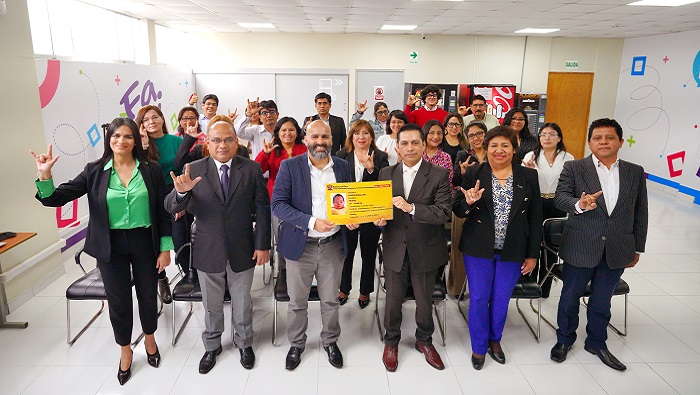 Cuna Más facilita inclusión Niño con discapacidad de Junín se convierte en el usuario 590 en recibir carné del Conadis  (3)