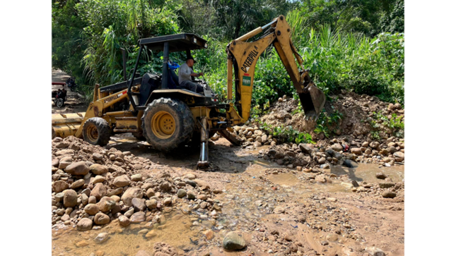 MPSM realiza trabajos de encauzamiento, limpieza y descolmatación en la quebrada Tarapotillo, sector Tacunga.