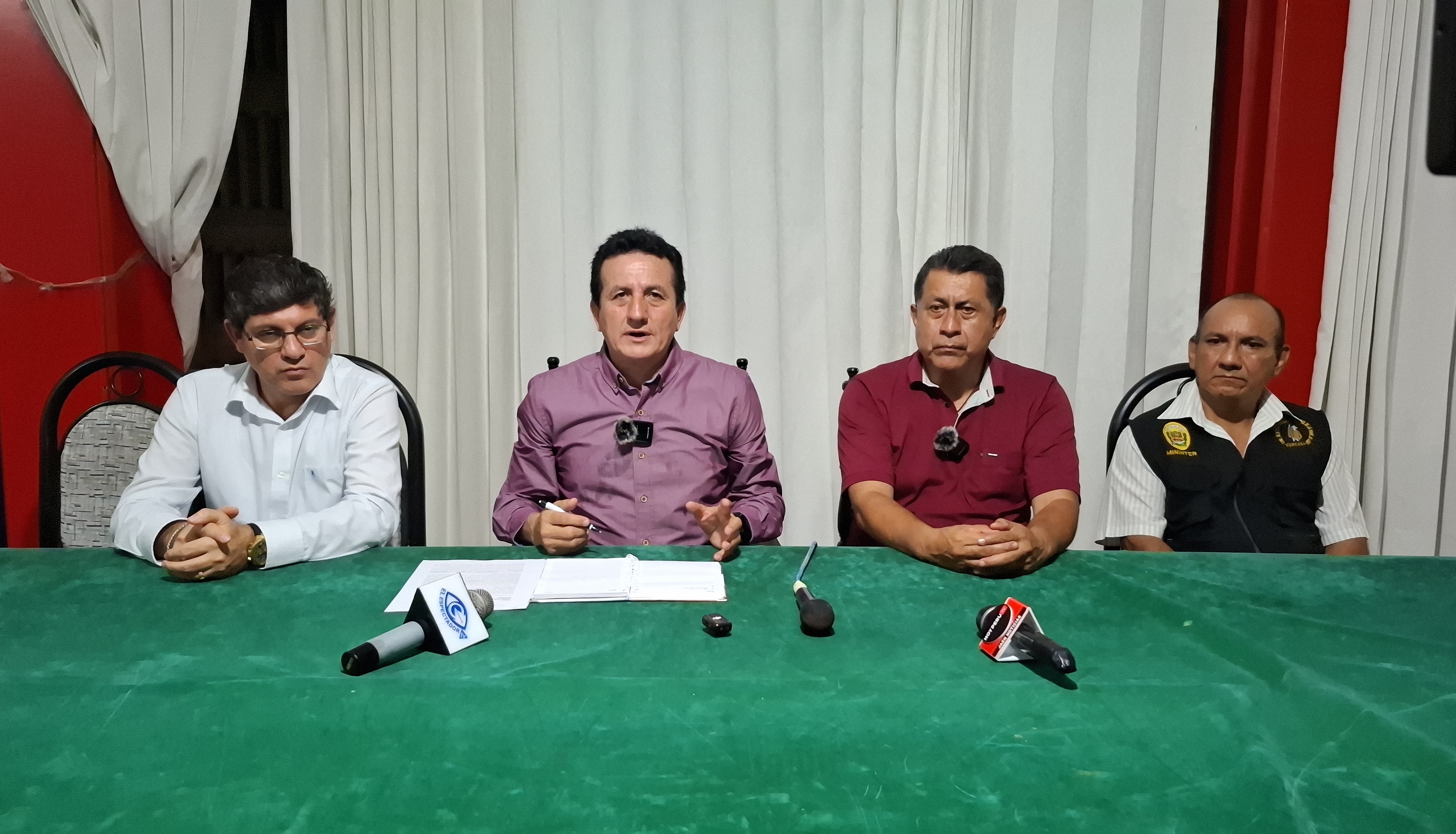 Alcalde en conferencia de prensa pide salida de Jefe PNP de Jaén