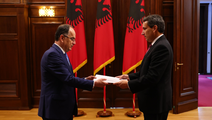 Embajador peruano presenta cartas credenciales ante presidente de Albania