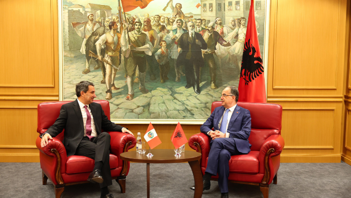 Embajador peruano presenta cartas credenciales ante presidente de Albania