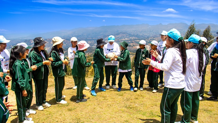 Integrantes de la estrategia defensores del patrimonio cultural realizando actividades culturales