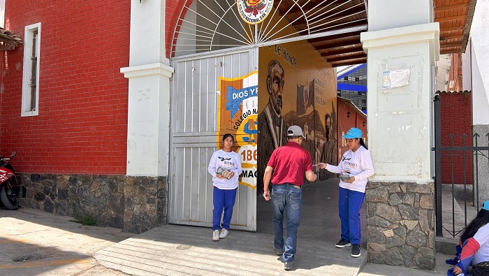 Integrantes de la estrategia defensores del patrimonio cultural realizando actividades de difusión
