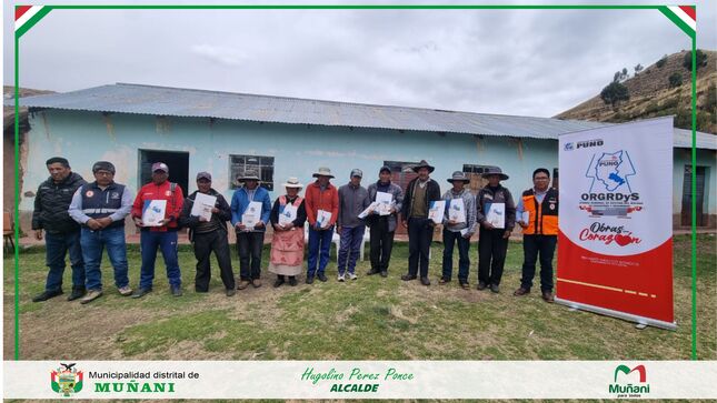 Participantes de la reunion en la comunidad de checayani del distrito de Muñani