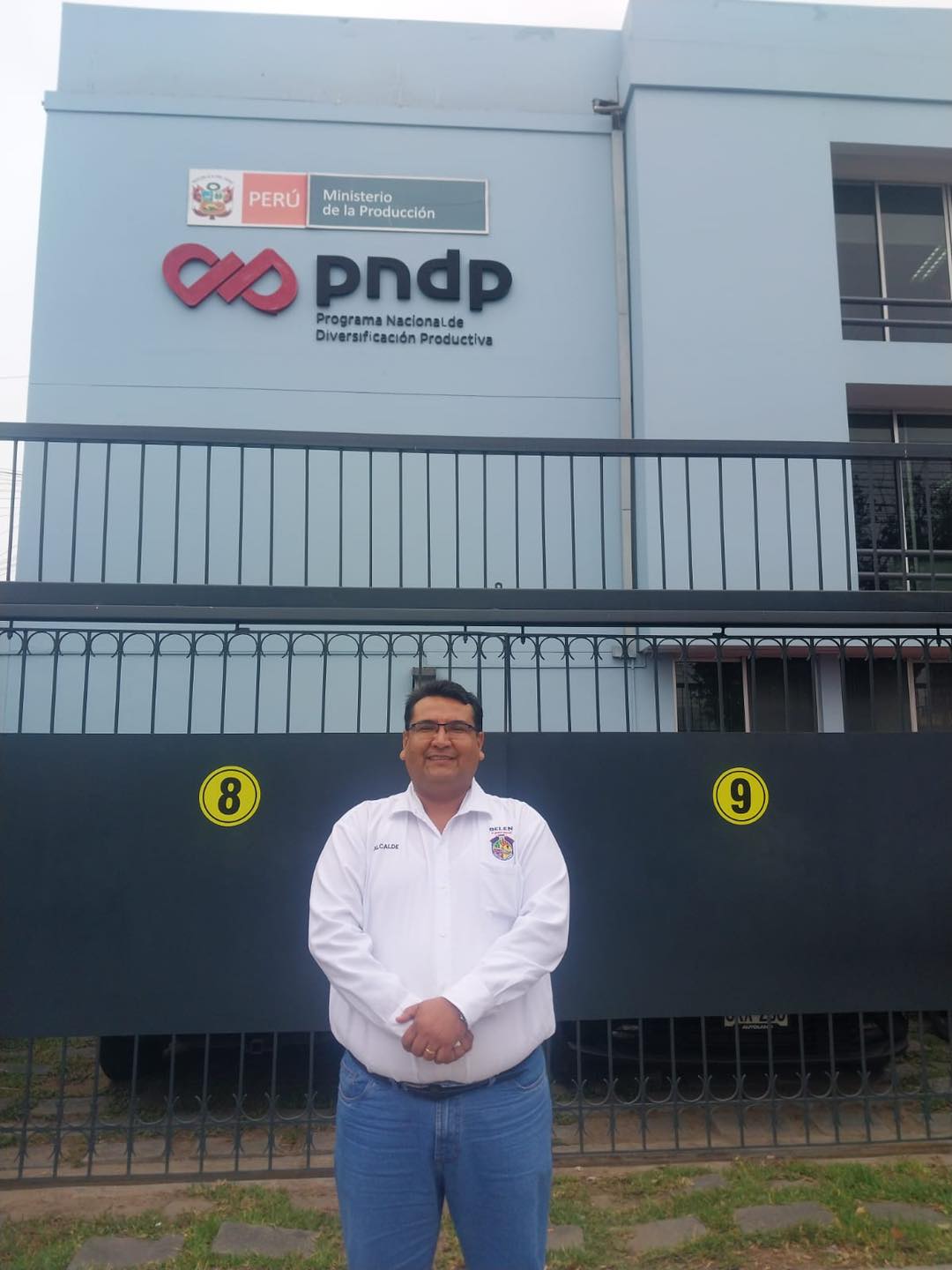 El alcalde Cesar Vidaurre Floridas sostuvo una importante reuni贸n con representantes del Ministerio de la Producci贸n