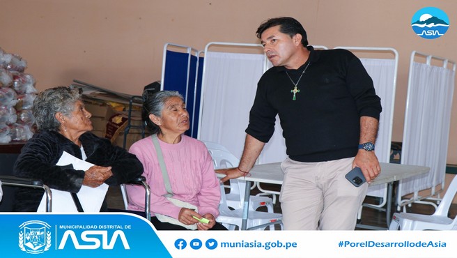 La Municipalidad Distrital de Asia a través de la Oficina Municipal de Atención a las Personas con Discapacidad – OMAPED en coordinación con los médicos especialista en certificación de la Microred de Salud Asia y Coayllo, se llevó a cabo la campaña de inscripción y/o certificación de personas con discapacidad, que sufren alguna invalidez, llámese física, auditiva o visual; asimismo se registraron al CONADIS – Consejo Nacional para la Integración de la Persona con Discapacidad.
El alcalde Isaias Alcántara Malasquez, resaltó el trabajo articulado entre la Microred de Salud Asia Coayllo y el MIMP Conadis. “Estas acciones son importantes para que las personas que presentes alguna discapacidad puedan realizar el trámite respectivo de su certificación y carnet, quienes mediante estos documentos puedan acceder a un serie de programas sociales que ofrece el Estado. Seguiremos trabajando por Asia más inclusivo” expresó.
De esta manera, la actual gestión municipal reitera su compromiso de continuar promoviendo iniciativas que fortalezcan la inclusión y el bienestar de las personas con discapacidad de nuestro distrito.