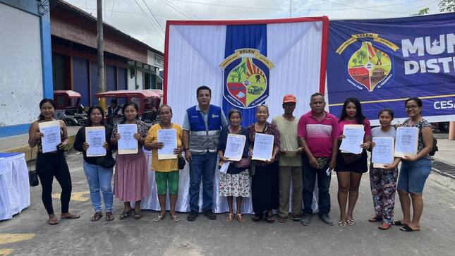 Entrega masiva de constancias de Posesión para el A.H Cabo López