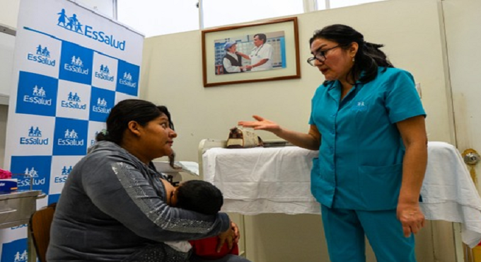 Bebés recién nacidos ingresan al programa de Lactancia Materna Exclusiva del hospital Luis Negreiros de EsSalud