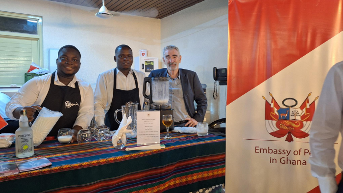 Embajada del Perú en Ghana difunde bebida pisco sour en Cena Benéfica de la Copa Melbourne 2024