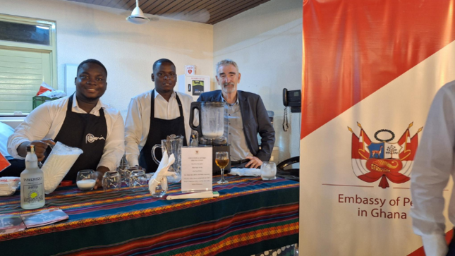 Embajada del Perú en Ghana difunde bebida pisco sour en Cena Benéfica de la Copa Melbourne 2024