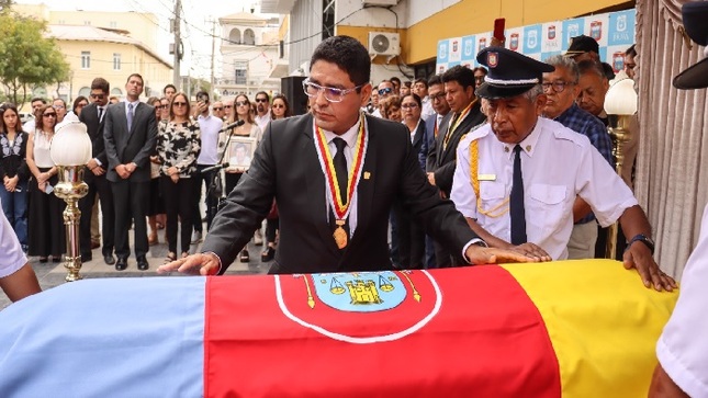 Homenaje póstumo