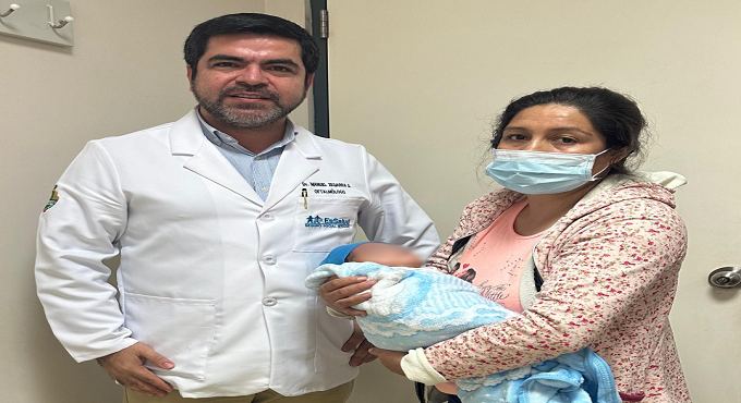 Médicos de EsSalud evitan ceguera en bebé prematuro en La Libertad