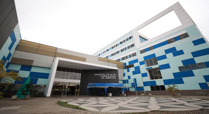 Médicos de EsSalud evitan ceguera en bebé prematuro en La Libertad