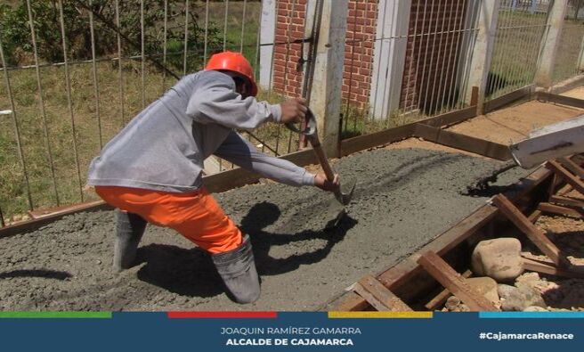 π§La municipalidad Provincial de Cajamarca informa a la comunidad cajamarquina que hoy se realizΓ³ el vacΓo de veredas en ambos lados de la obra del jr. Los patos, lo cual representa un gran avance para el proyecto. Estas labores se ejecutan sin problemas y respetando el expediente tΓ©cnico.
π·ββοΈ El supervisor Ing. Kelvin CΓ‘ceres VΓ‘squez nos comentΓ³ que el vacΓo de veredas se estΓ‘ llevando a cabo en ambos tramos y se espera culminar la obra dentro del plazo establecido, beneficiando a todos los cajamarquinos.
πΒ‘Con Joaquin RamΓrez, Cajamarca renace!
