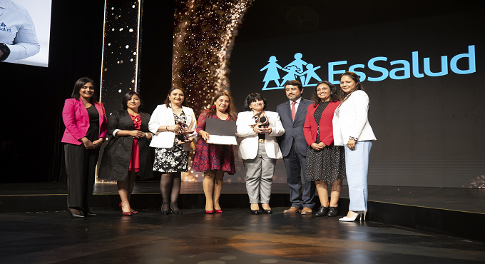 EsSalud obtiene tres Premios Creatividad Empresarial por iniciativas en telemedicina y atención humanizada a pacientes oncológicos