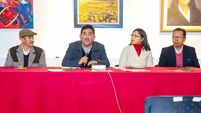 Conversatorio sobre Carlos Oquendo de Amat: reflexiones y legado de la literatura puneña en la FIL Puno