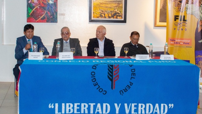 Conversatorio sobre la historia del periodismo en Puno reúne a destacados panelistas