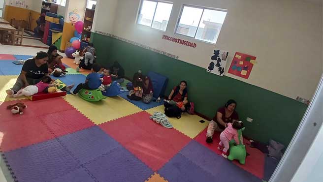 Ludotecas de Huarmey, trabajando en la estimulación temprana de los pequeños del hogar.