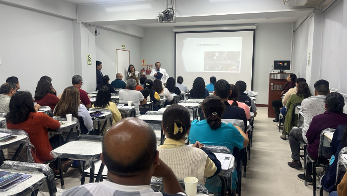 El director general del INSN, Dr. Carlos Urbano Durand, agradeció a todos los participantes por su compromiso en este paso importante a la transformación digital que va a permitir seguir avanzando.