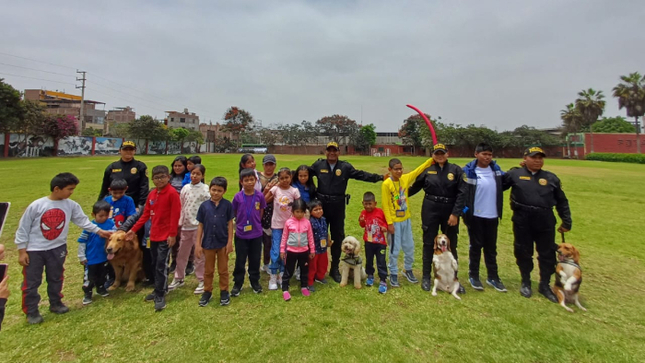Los niños olvidaron por un momento el tratamiento que reciben para divertirse en este paseo especial. Estos menores -entre 2 y 12 años- acuden tres veces a la semana para los respectivos procedimientos médicos. 